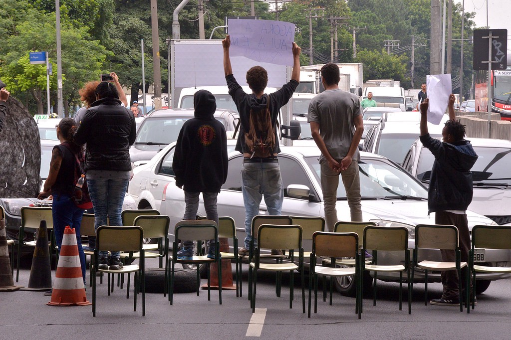 Agência Democratize lança teaser do documentário ‘Ocupar e Resistir’