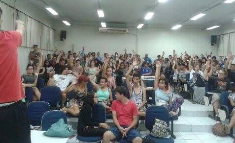 Estudantes da Unesp paralisam atividades