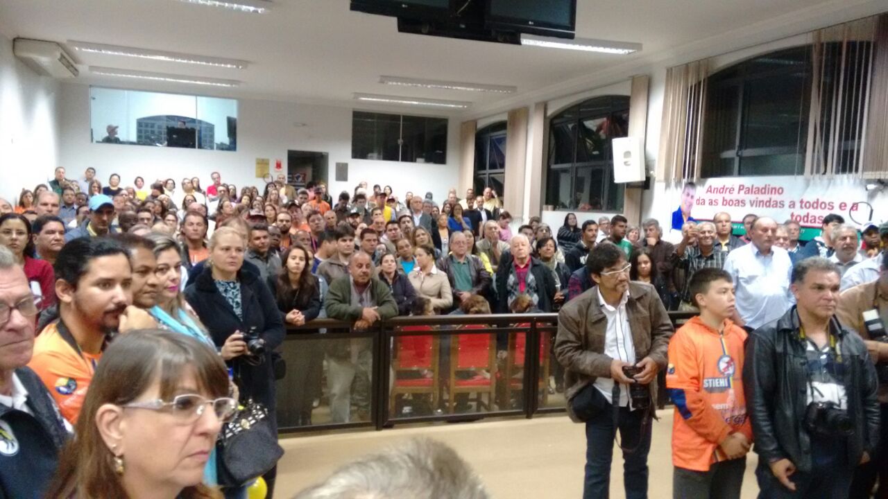 Lançamento de pré-candidatura de Toshio conta com a presença de deputados da região