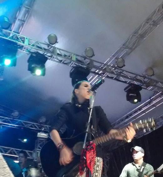 Simone Etiene canta pelo terceiro ano consecutivo no Palco Alternativo da FAPI, nesta sexta, 10