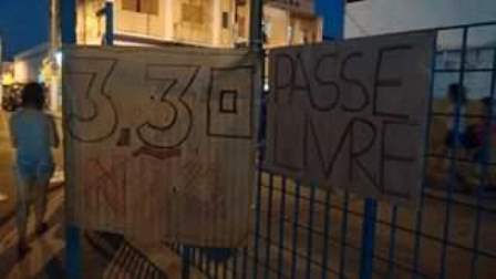 Movimento realiza manifestação contra reajuste da tarifa de ônibus em Ourinhos