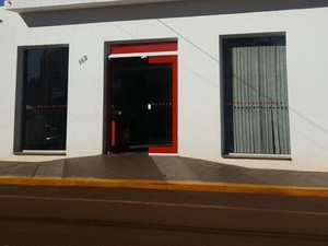 Grupo assalta agência bancária em Ibirarema e rende seguranças e clientes