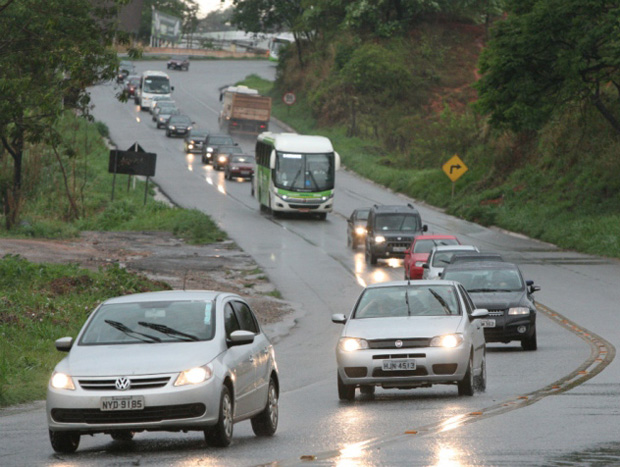 Justiça Federal suspende multa por farol desligado nas rodovias do país