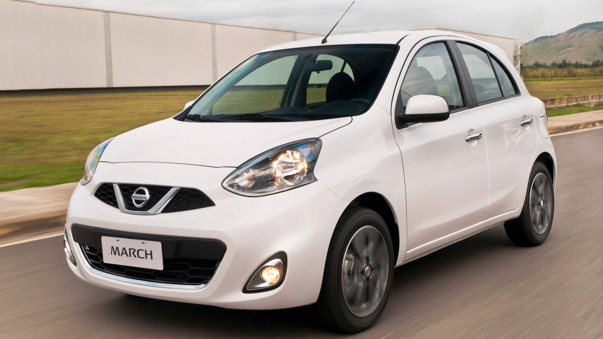 Comércio dará um Nissan March de presente de final de ano
