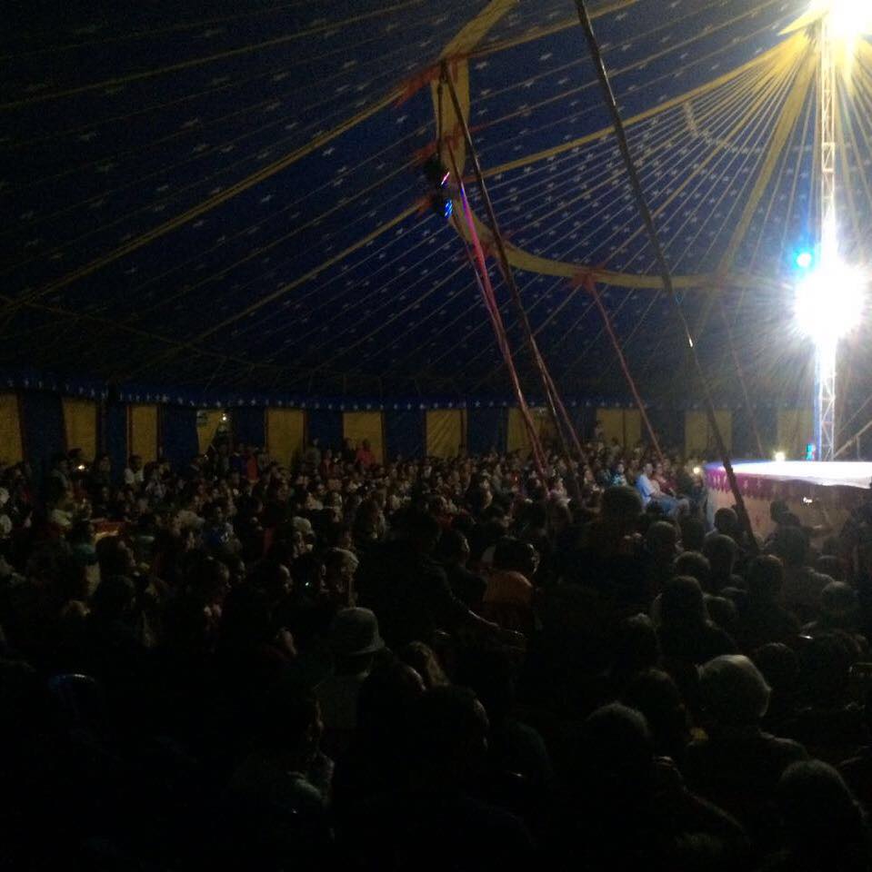Circo apresenta piadas com conteúdo erótico e ‘forja’ venda de brinquedos durante espetáculo em Ourinhos