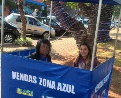 ACE faz doação de barracas para vendas de Zona Azul