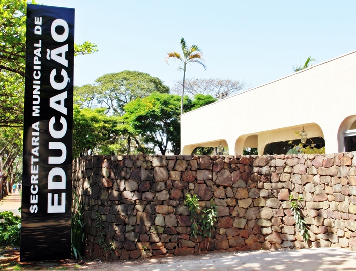 Prefeito ignora argumentos do Conselho Municipal de Educação e mantém projeto de lei complementar que fará mudanças no Estatuto do Magistério