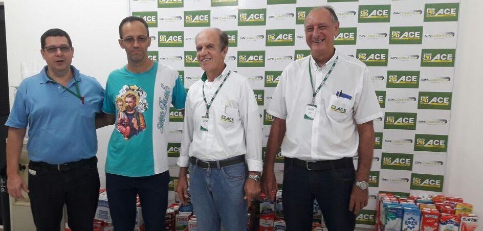ACE entrega doação de leite às entidades assistenciais