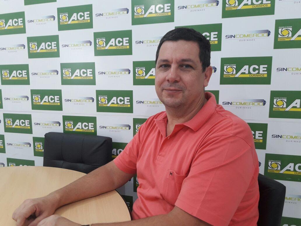 Representantes da ACE visitam setores do comércio para coleta de dados