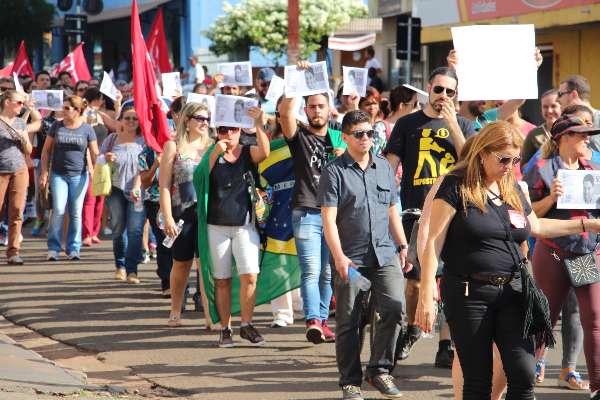 Servidores Municipais de Ourinhos dão prosseguimento à Greve
