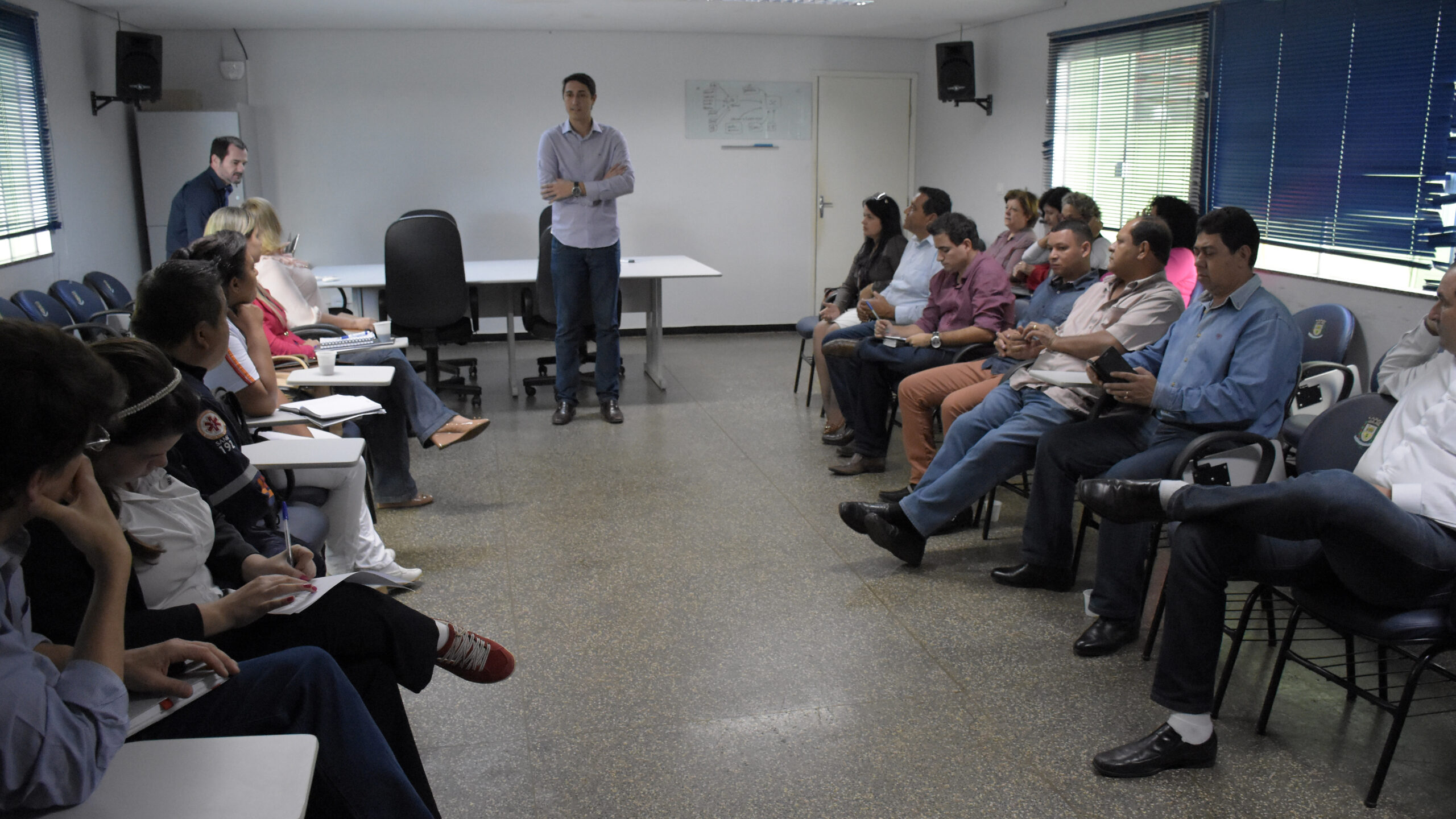 Vereadores e responsáveis pela Saúde Pública do município discutem soluções para encaminhamentos de internação da UPA para Santa Casa