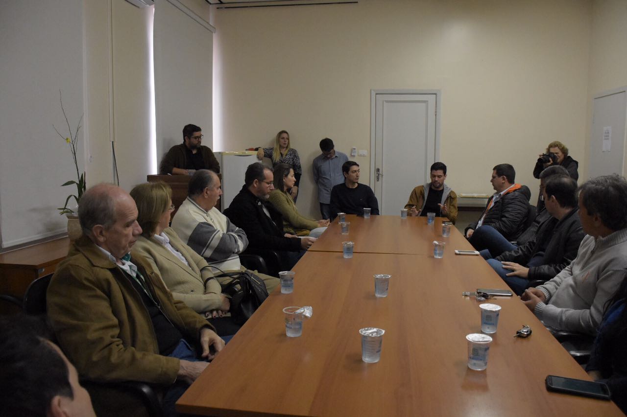 Representantes da ACEO e comerciantes se reúnem com prefeito sobre mudanças na Cardoso Ribeiro