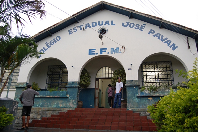 Moção de repúdio contra a militarização do Colégio Estadual José Pavan de Jacarezinho