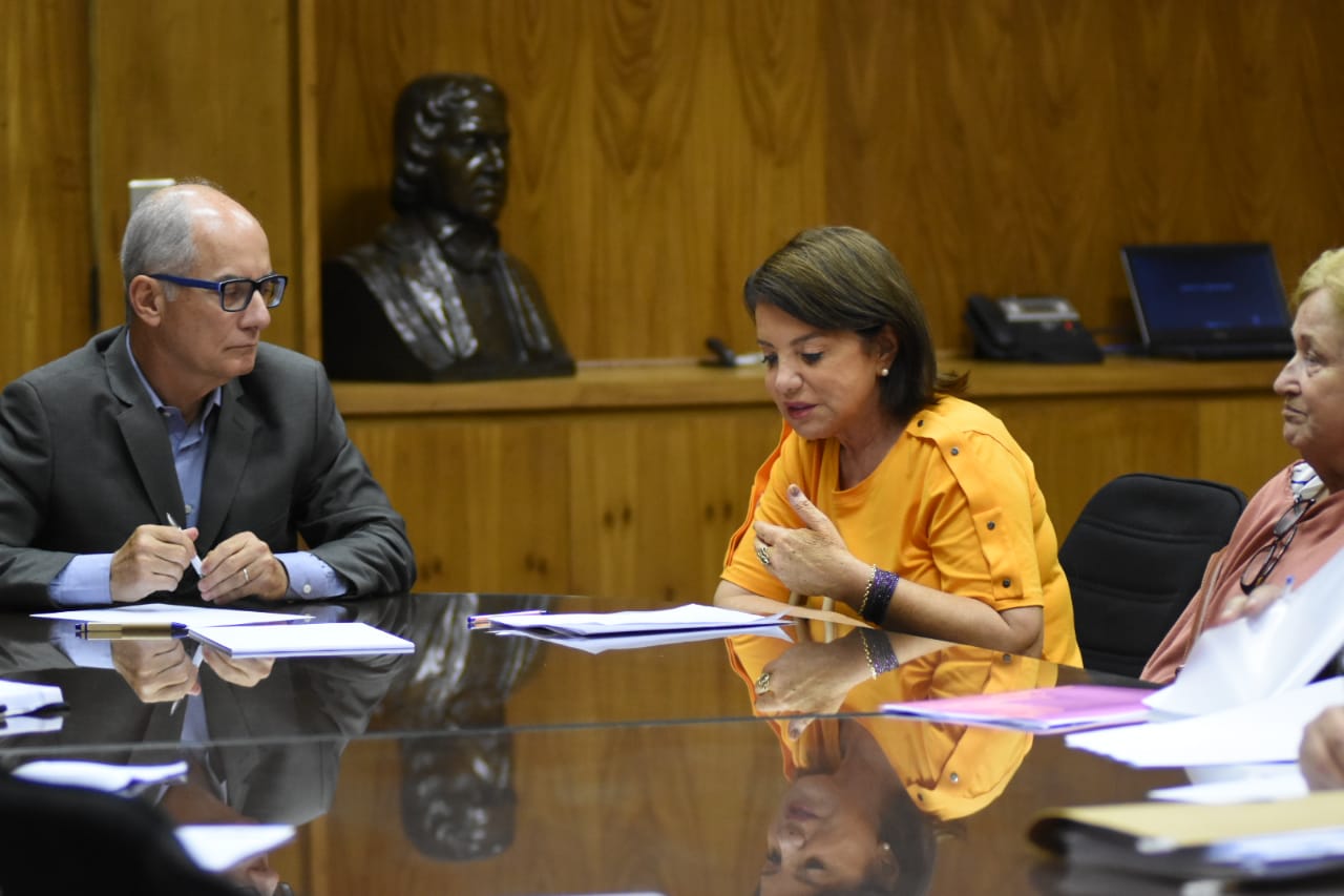 Após reunião com APEOESP, SEDUC suspende atribuição dos professores da Categoria O