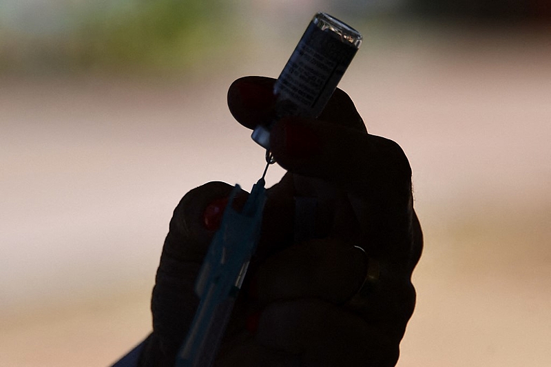 Fiocruz afirma que vacina 100% nacional vai garantir autossuficiência do SUS