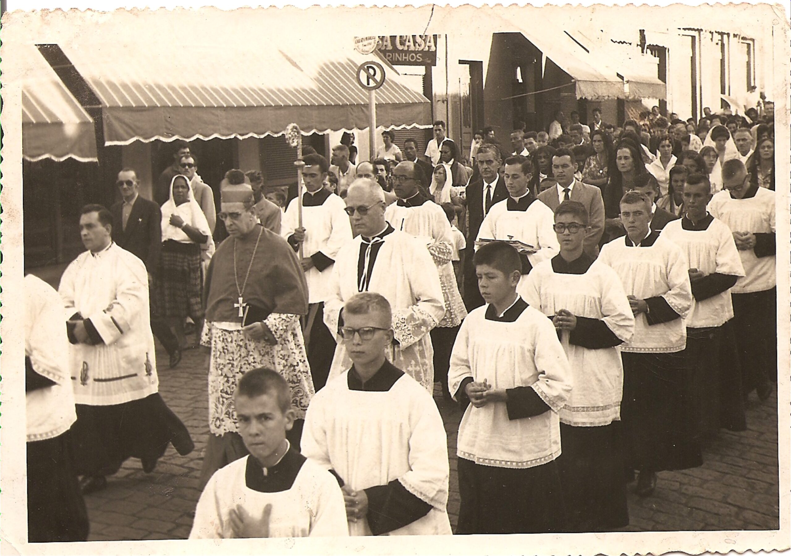 Crônica: ” Procissão” Jair Vivan Jr.