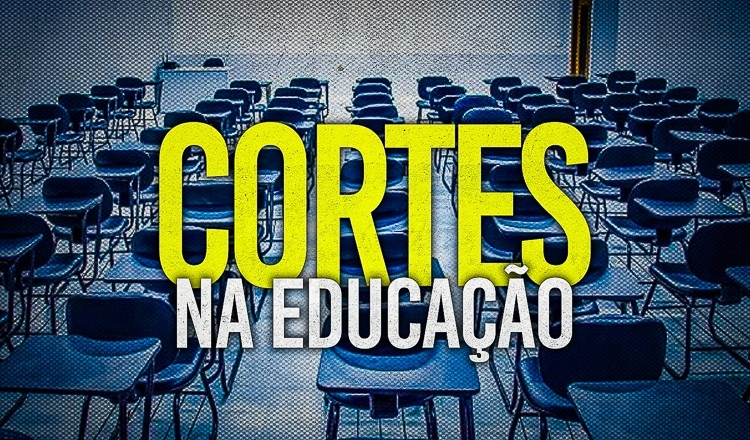 Bolsonaro confisca verba da educação enquanto espalha fake new