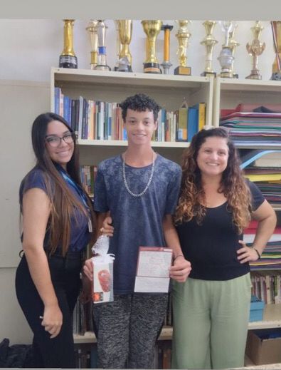 Aluno da escola Justina ganha concurso escolar de redação da Orthodontic
