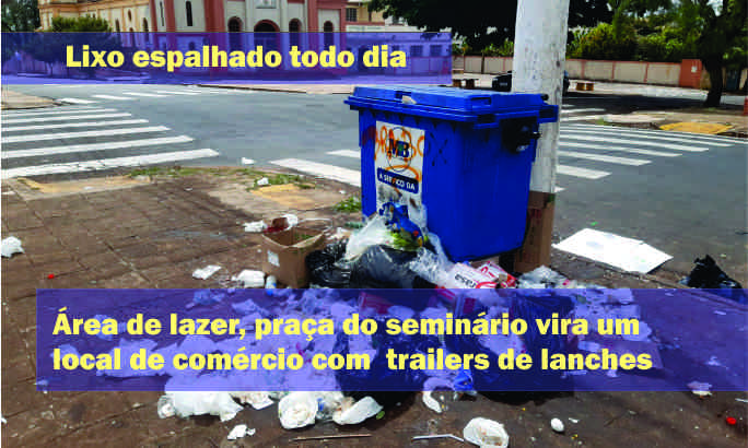Lixo espalhado na Praça do Seminário gera reclamação de moradores